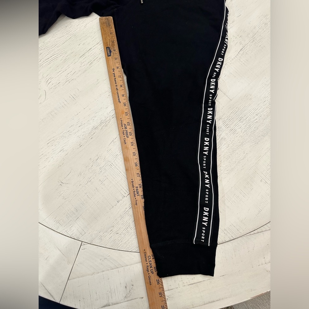 Chicago Blackhawks DKNY Sport Women’s Black Brooke Jogger Pants Size L - Picture 8 of 9